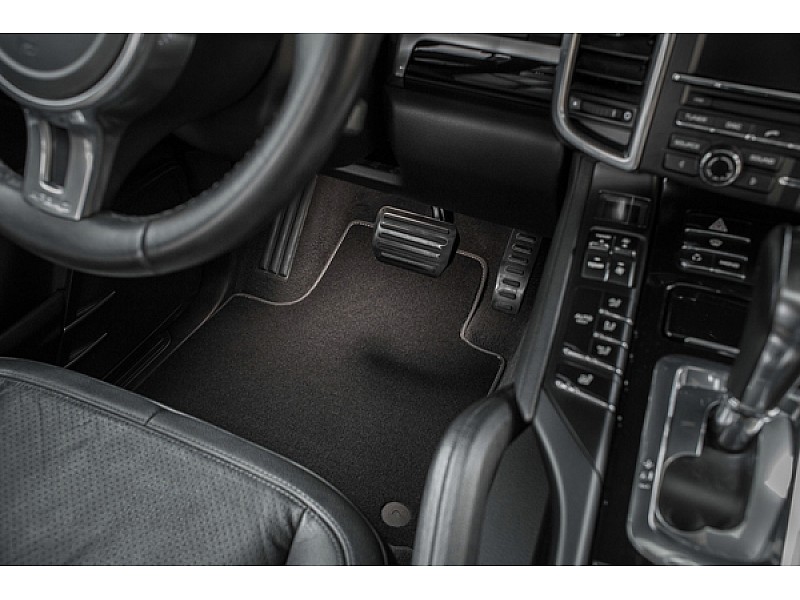 МОКЕТНИ СТЕЛКИ ЗА DACIA DUSTER II PRESTIGE (2018-)