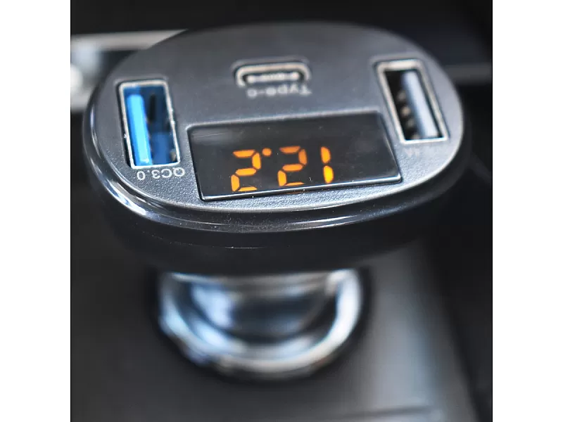 USB тройно зарядно за автомобил Mega Drive LED Fast Charge 02784 - 2 USB тройно зарядно за автомобил Mega Drive LED Fast Charge 02784 - 2