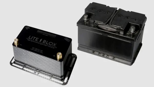 Литиево-йонна батерия (отпред) спестява тегло и издържа по-дълго © Litewerks GmbH
